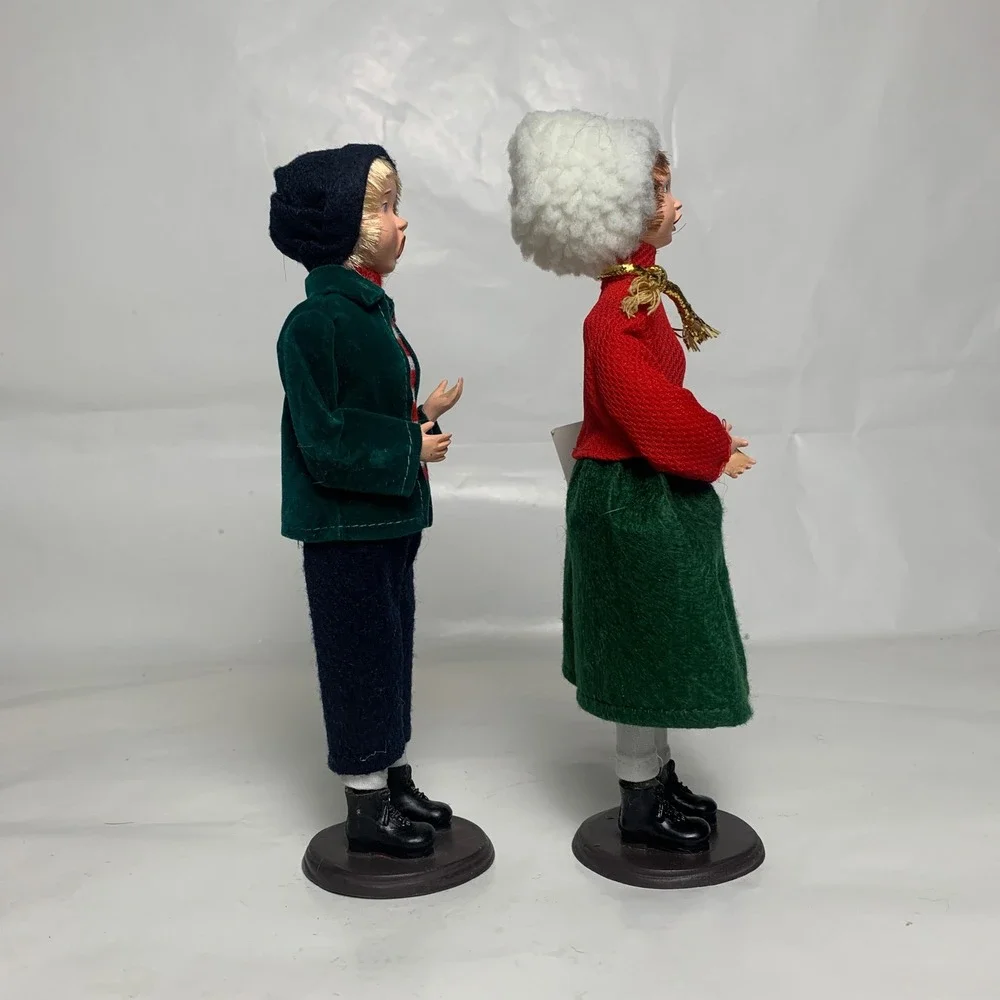 Cracker Barrel Boy and Girl Caroler Christmas Figurine Set Red Green New Holiday